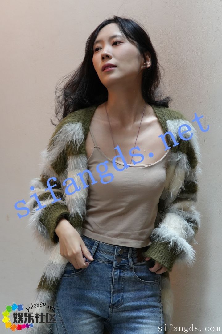 141135lr02zrzn2kz7jccv.jpg
