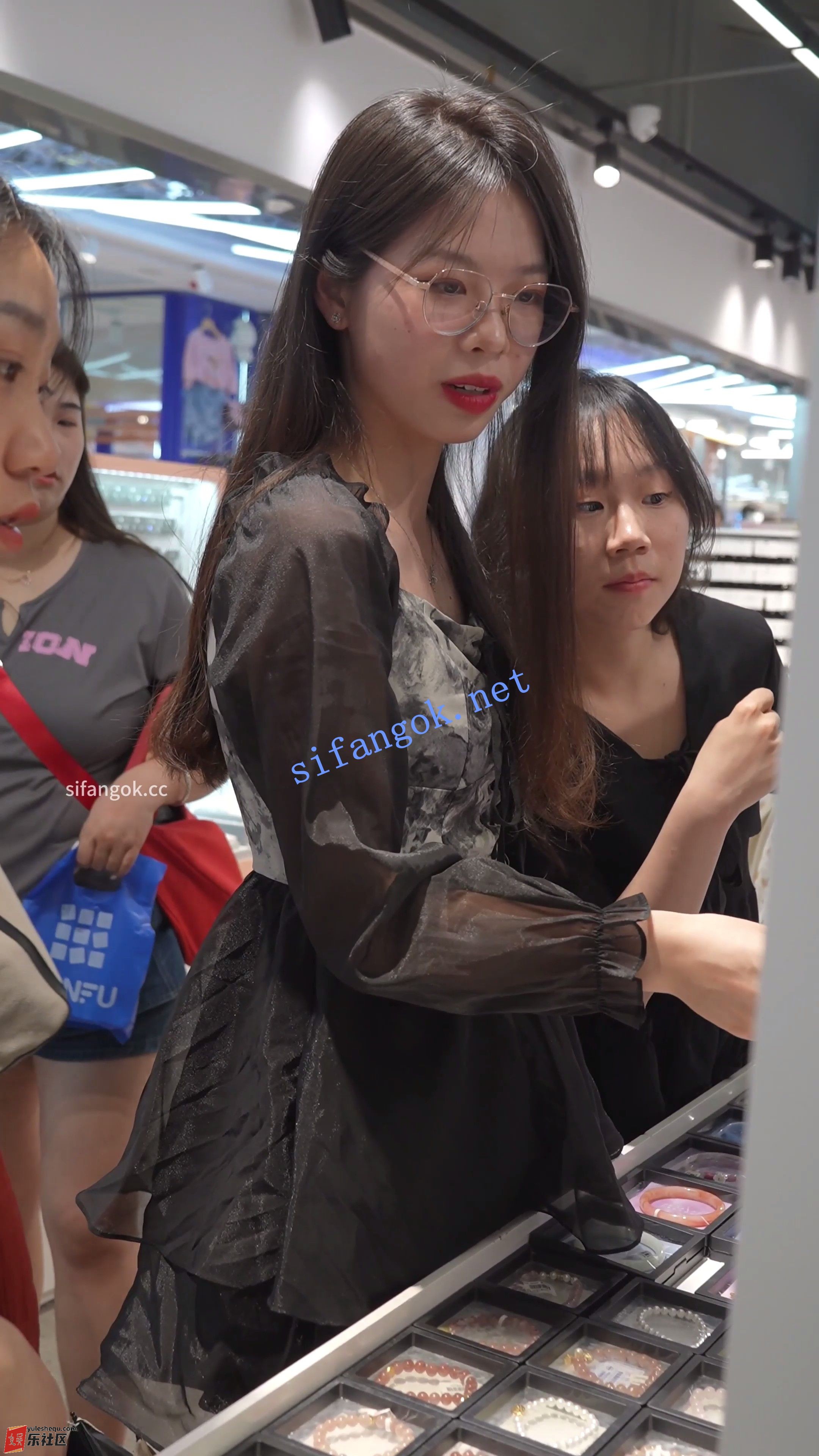 161034wsngcjtsn8wbkjnj.jpg