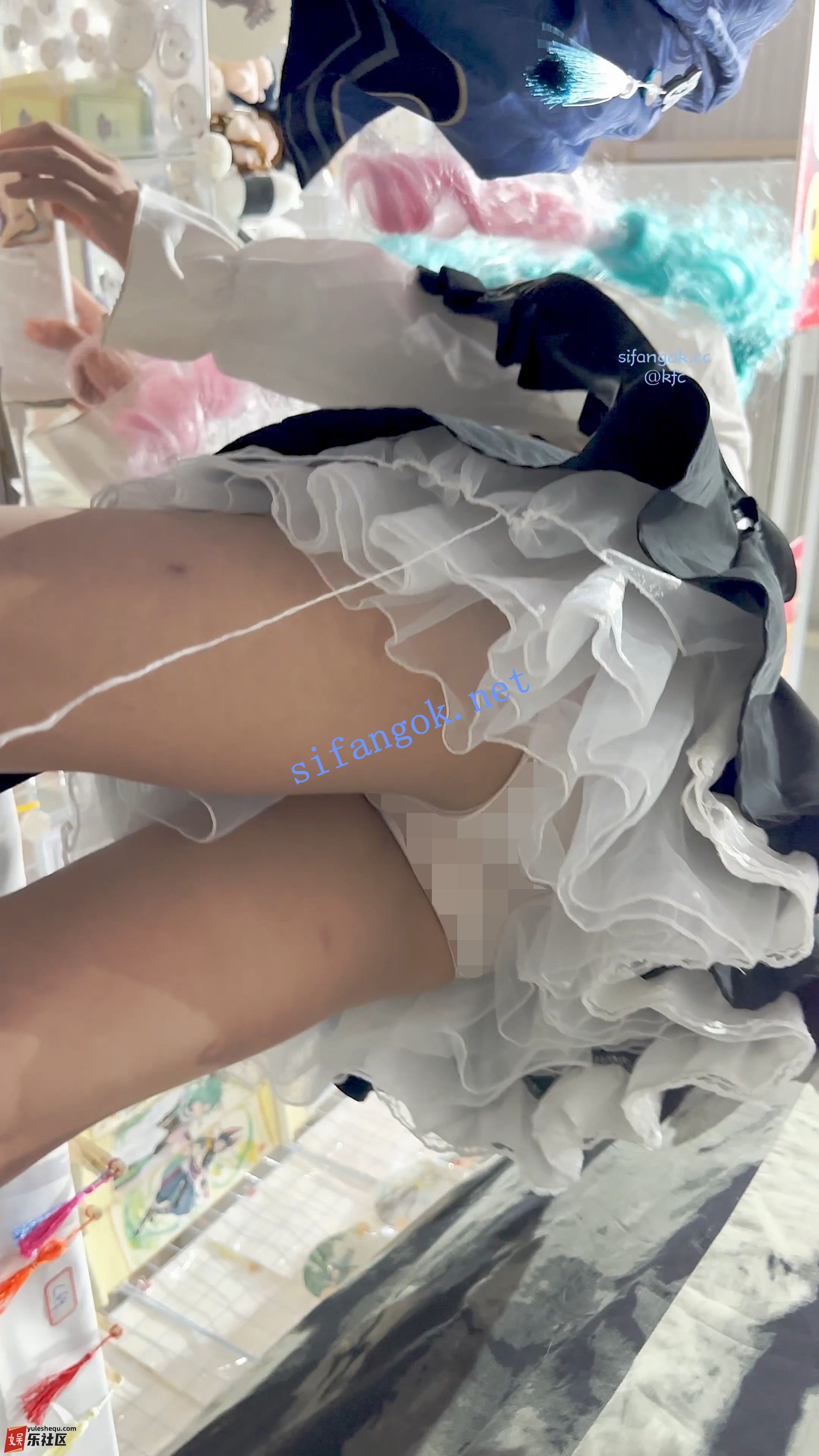 111513m5h3l9sounb8x920.jpg