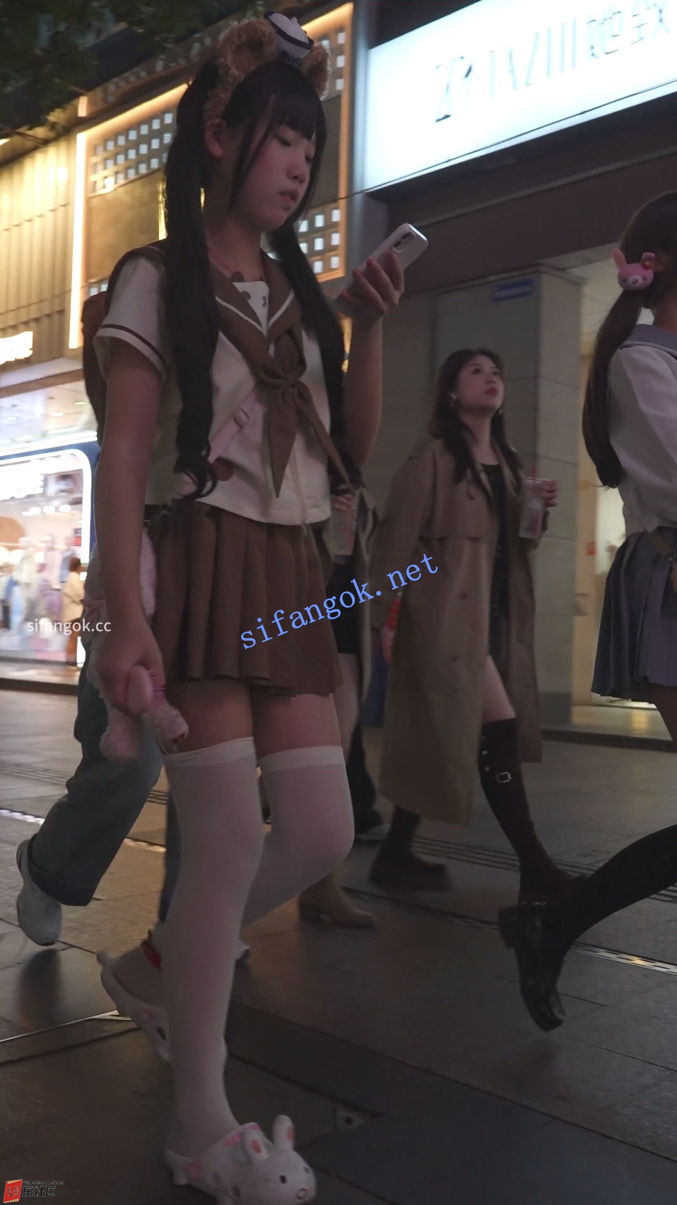 121531c880g00c6hgg6hhp.jpg