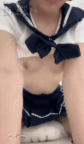 235823f9ek01dw5xz21010.gif