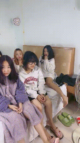 021335h2z99c9sf4stb0bb.gif